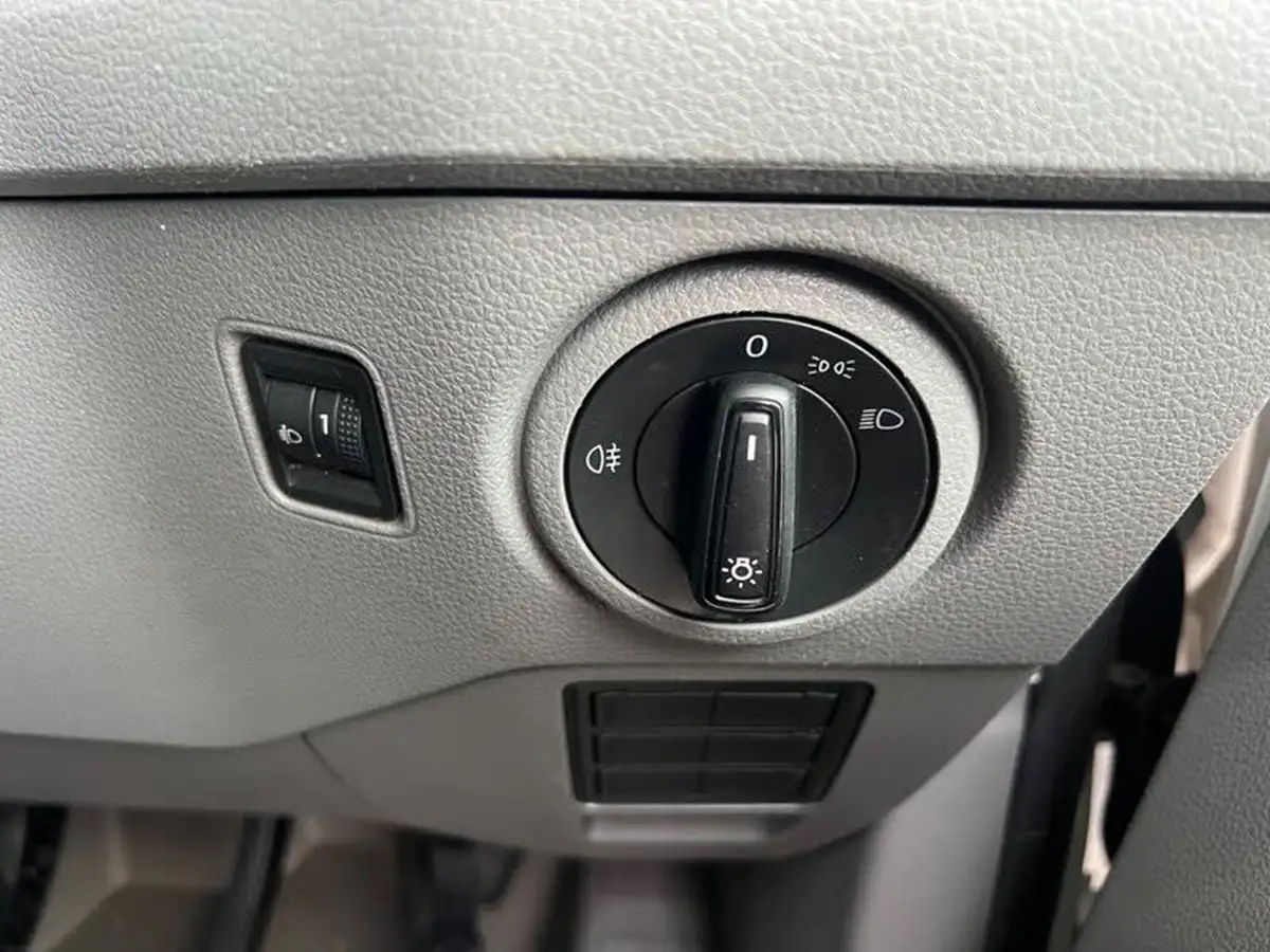 2019-volkswagen-crafter-20tdi-cr35-lwb-140pseu6-trendline-panel-van-big-52