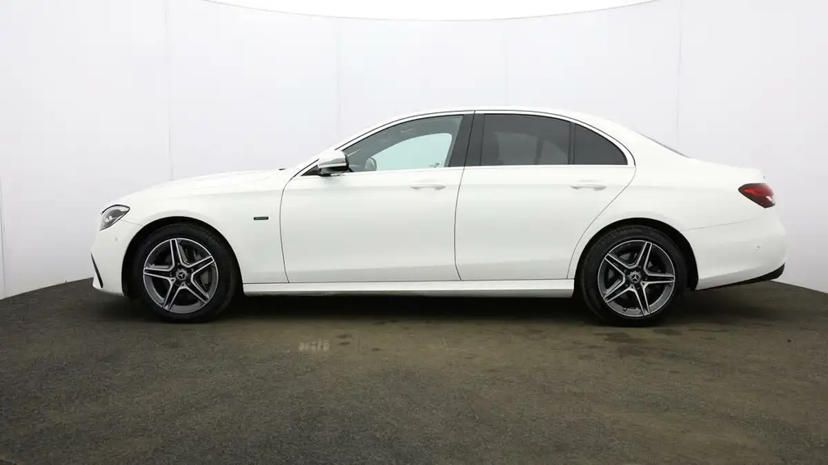 2021-mercedes-benz-e-class-big-26