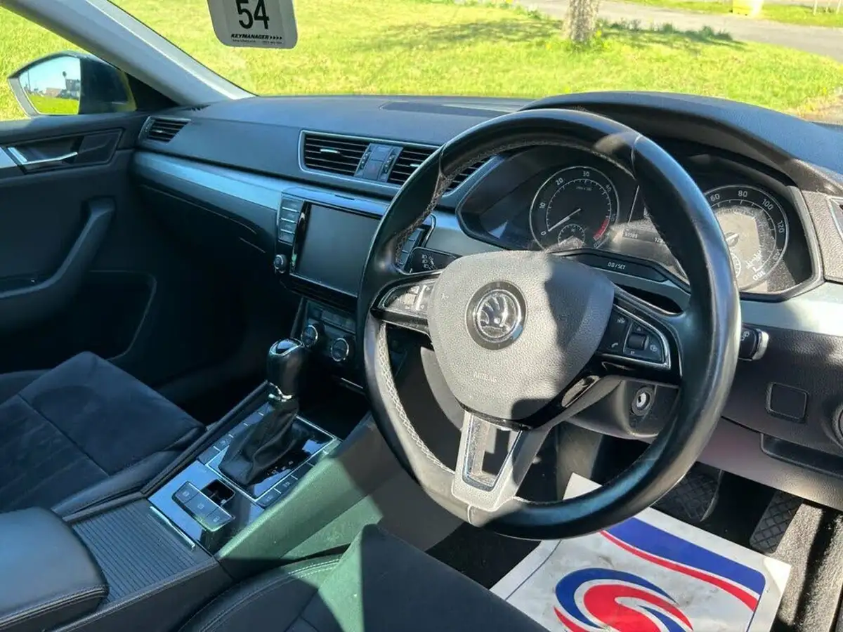 2017-skoda-superb-20tdi-se-business-estate-dsg-big-10