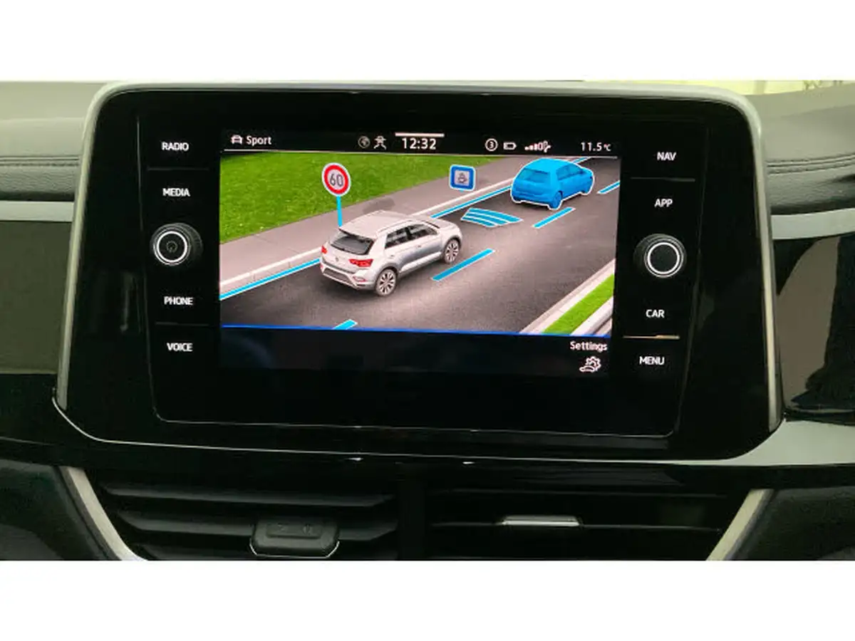 2024-volkswagen-t-roc-15-tsi-r-line-hatchback-5d-dsg-big-27