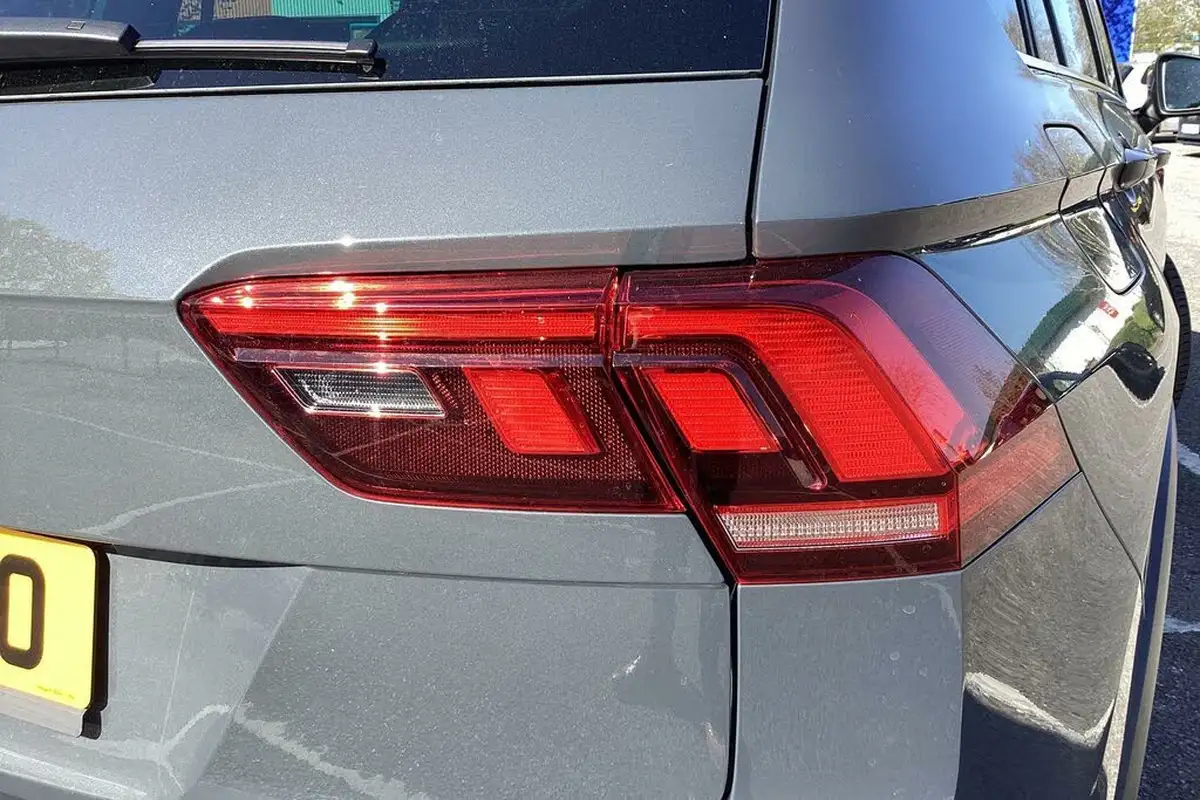 2024-volkswagen-tiguan-15-tsi-r-line-edition-big-48