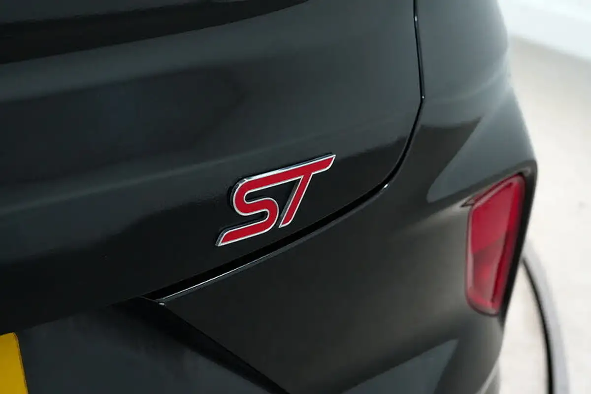 2021-ford-puma-suv-15-st-big-12