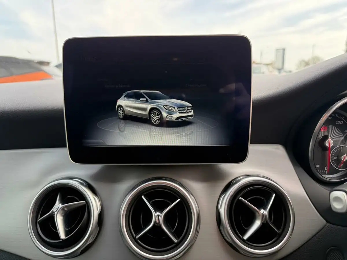 2019-mercedes-benz-gla-class-16-gla-180-amg-line-edition-7g-dct-big-40