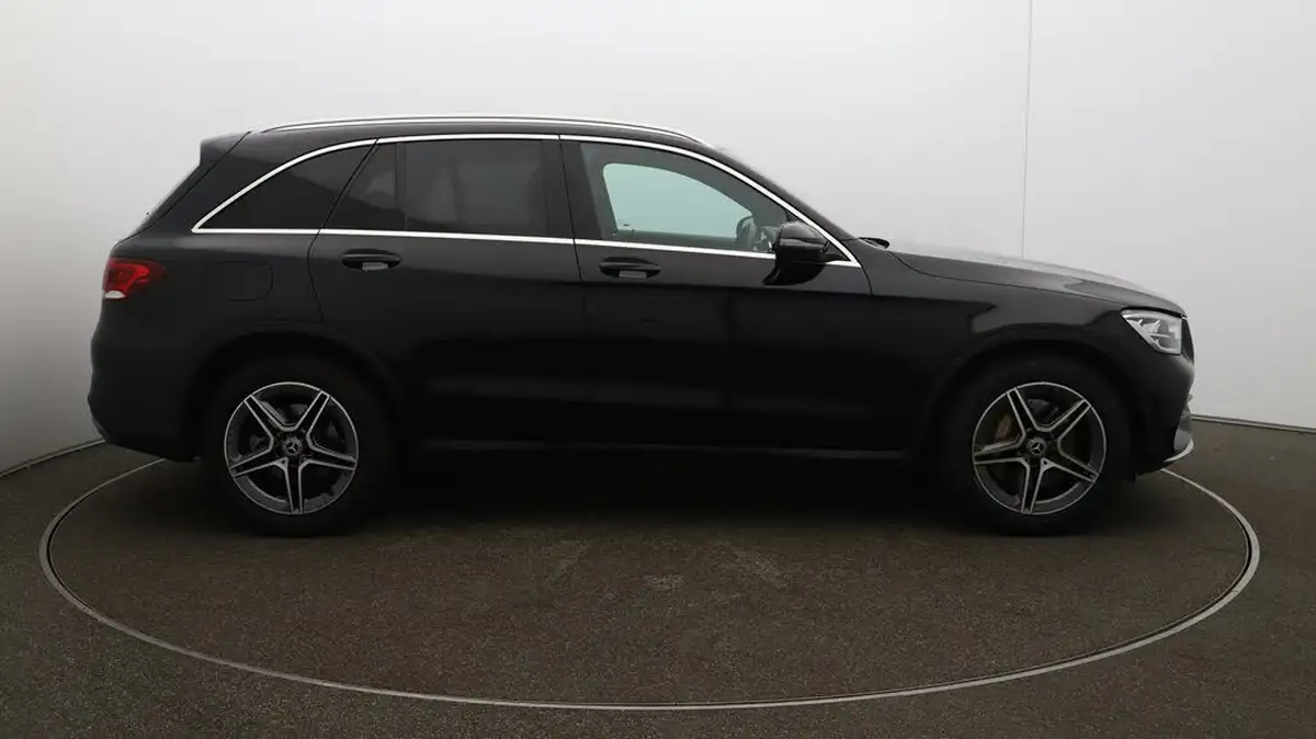 2021-mercedes-benz-glc-class-20d-glc220d-amg-line-station-wagon-5d-1950cc-4matic-plus-big-41