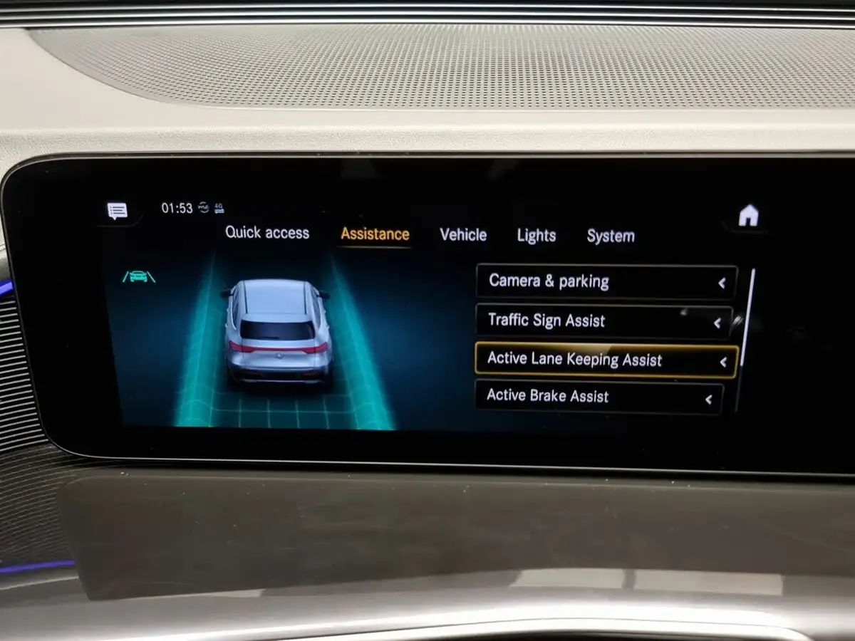 2022-mercedes-benz-eqc-e-eqc-400-amg-line-premium-big-25