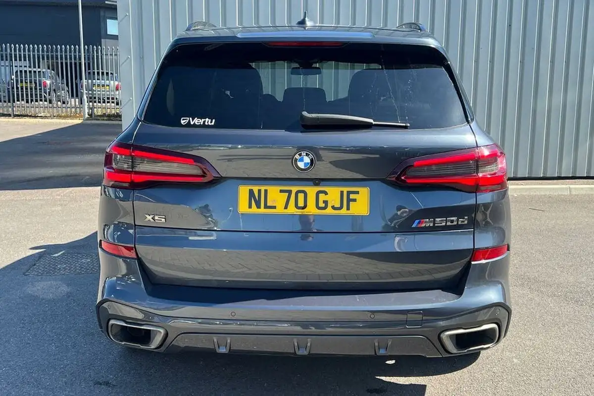 2020-bmw-x5-30td-m50d-big-7