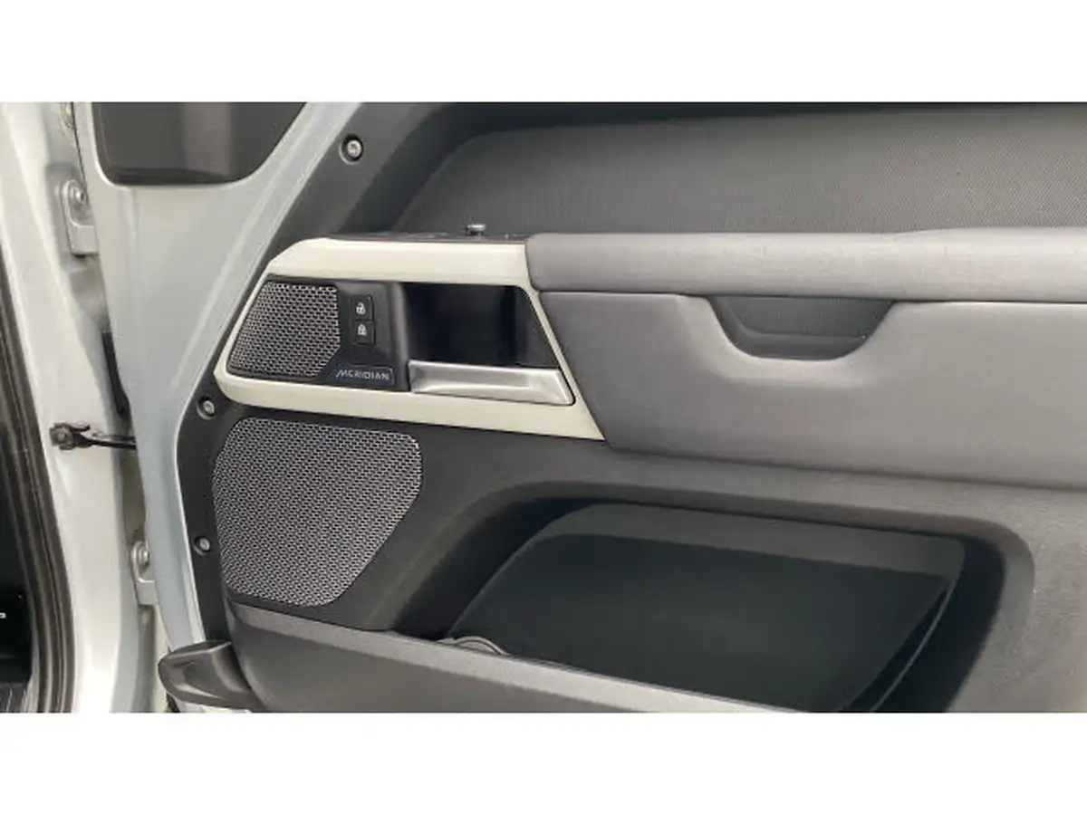2020-land-rover-110-defender-20-d240-se-110-big-27