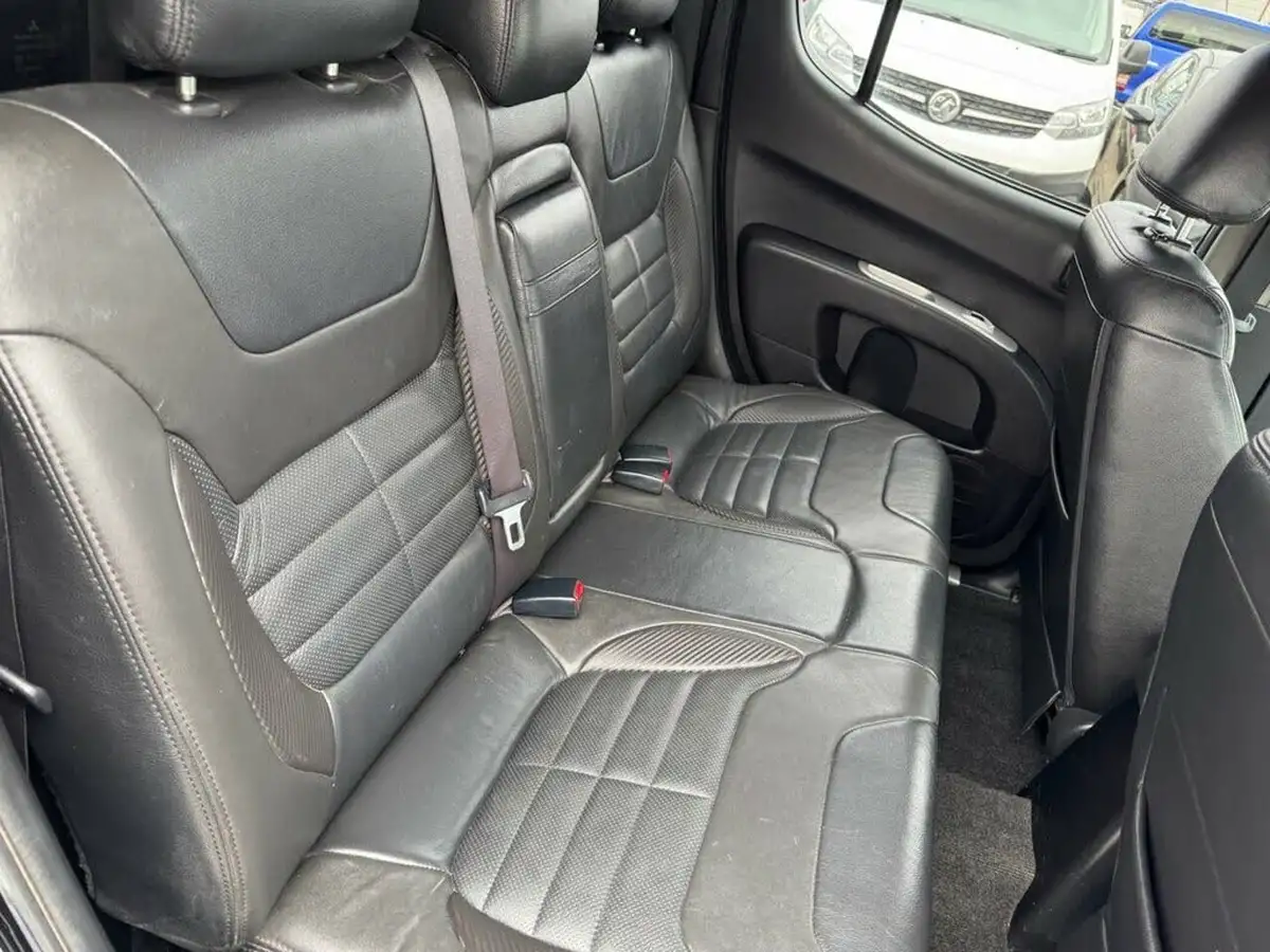 2014-mitsubishi-l200-25td-barbarian-black-big-19