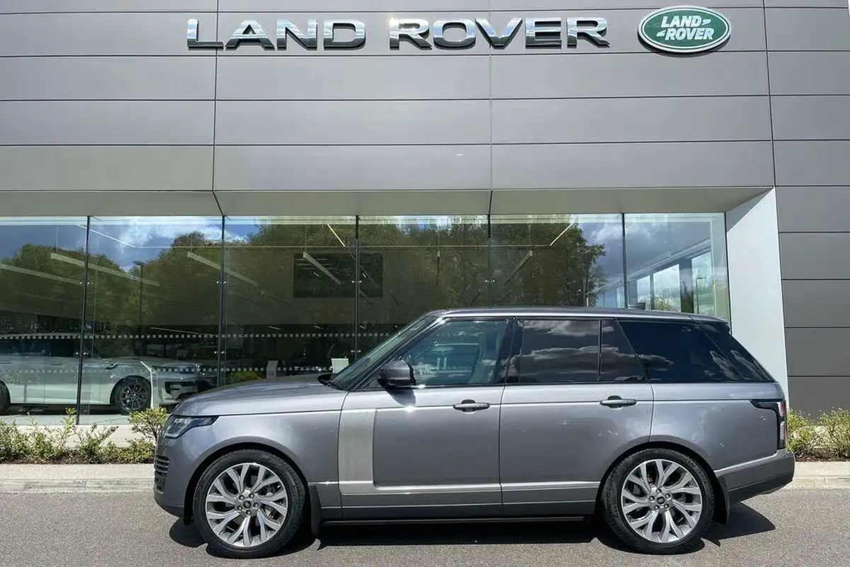 2021-land-rover-range-rover-30-d300-westminster-big-6