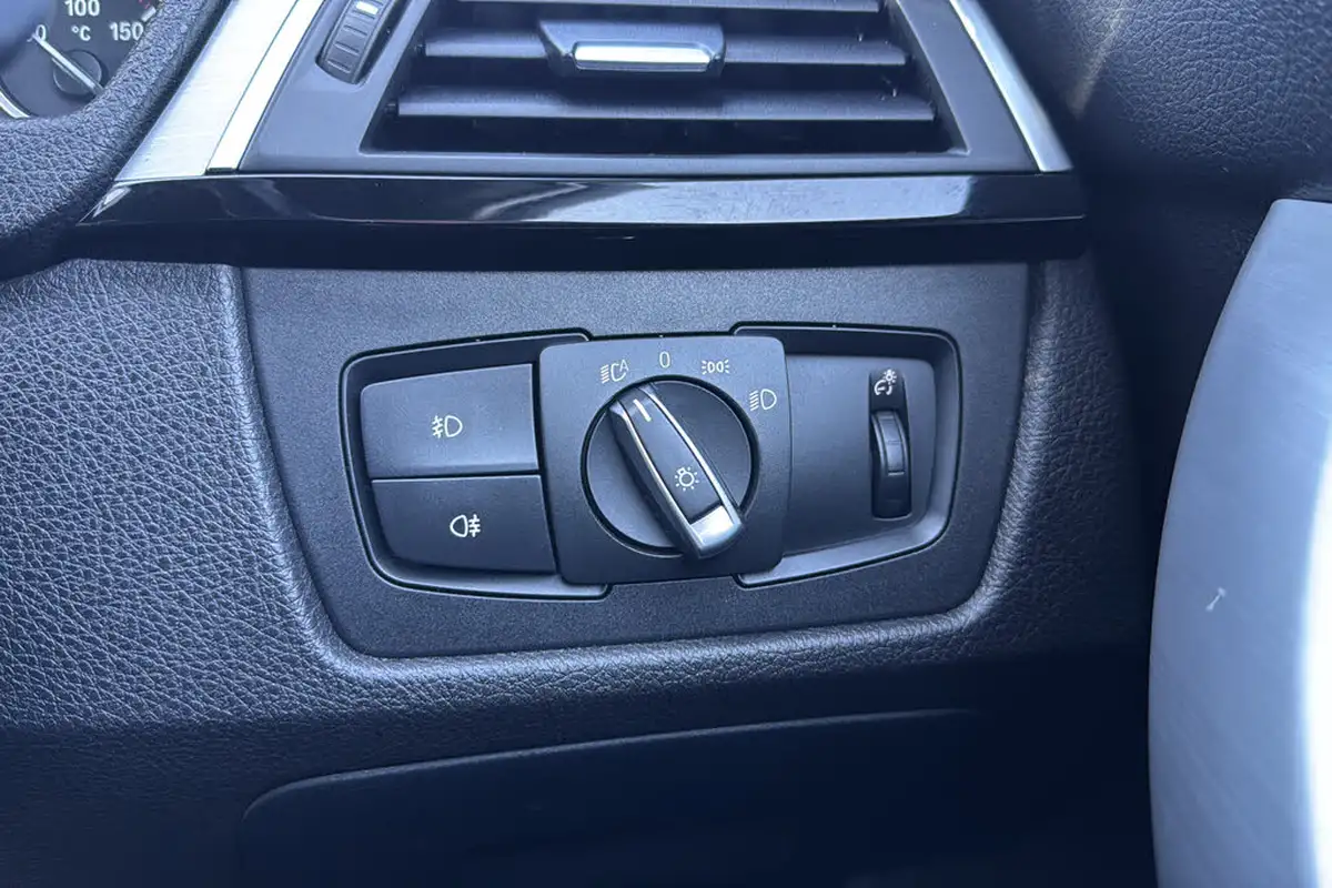 2018-bmw-3-series-20td-316d-se-saloon-4d-big-24