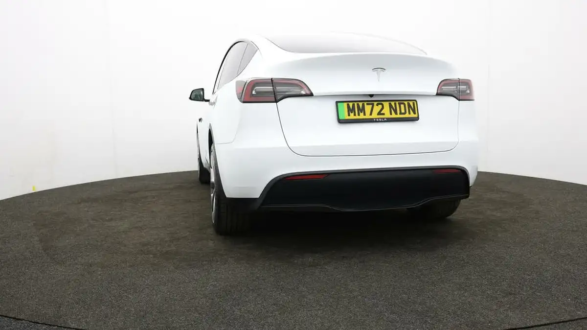 2022-tesla-model-y-e-rwd-big-75