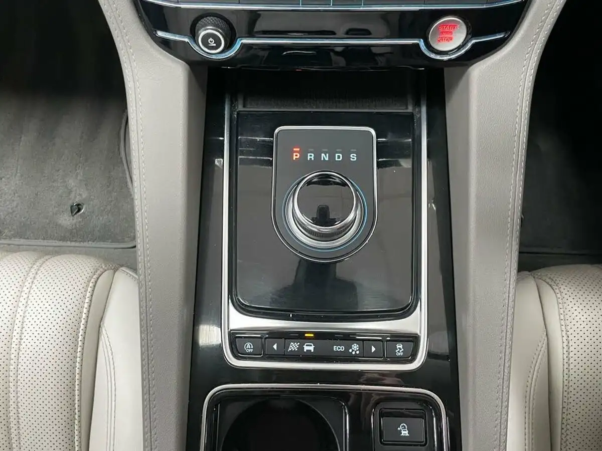 2020-jaguar-f-pace-20-i4d-portfolio-180ps-awd-auto-big-42