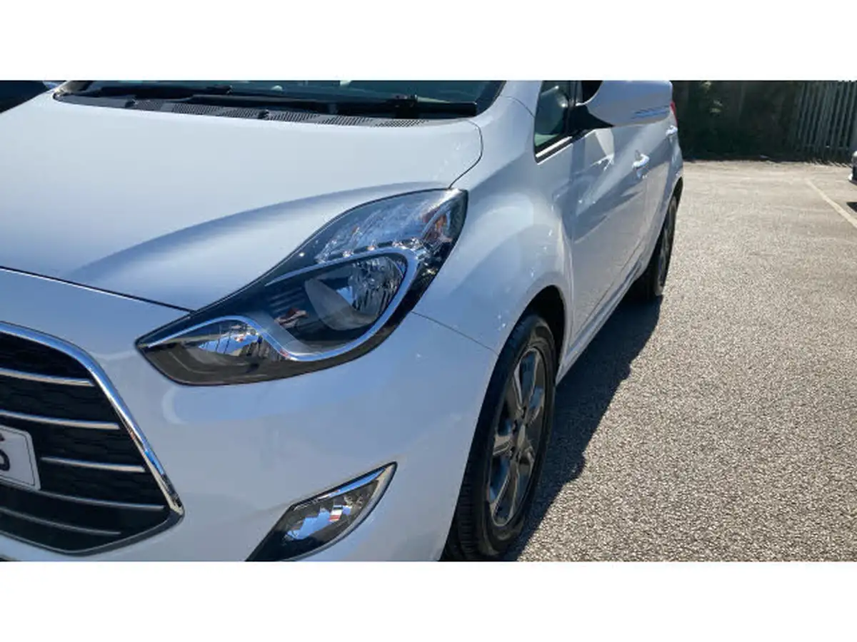 2016-hyundai-ix20-14-se-big-24