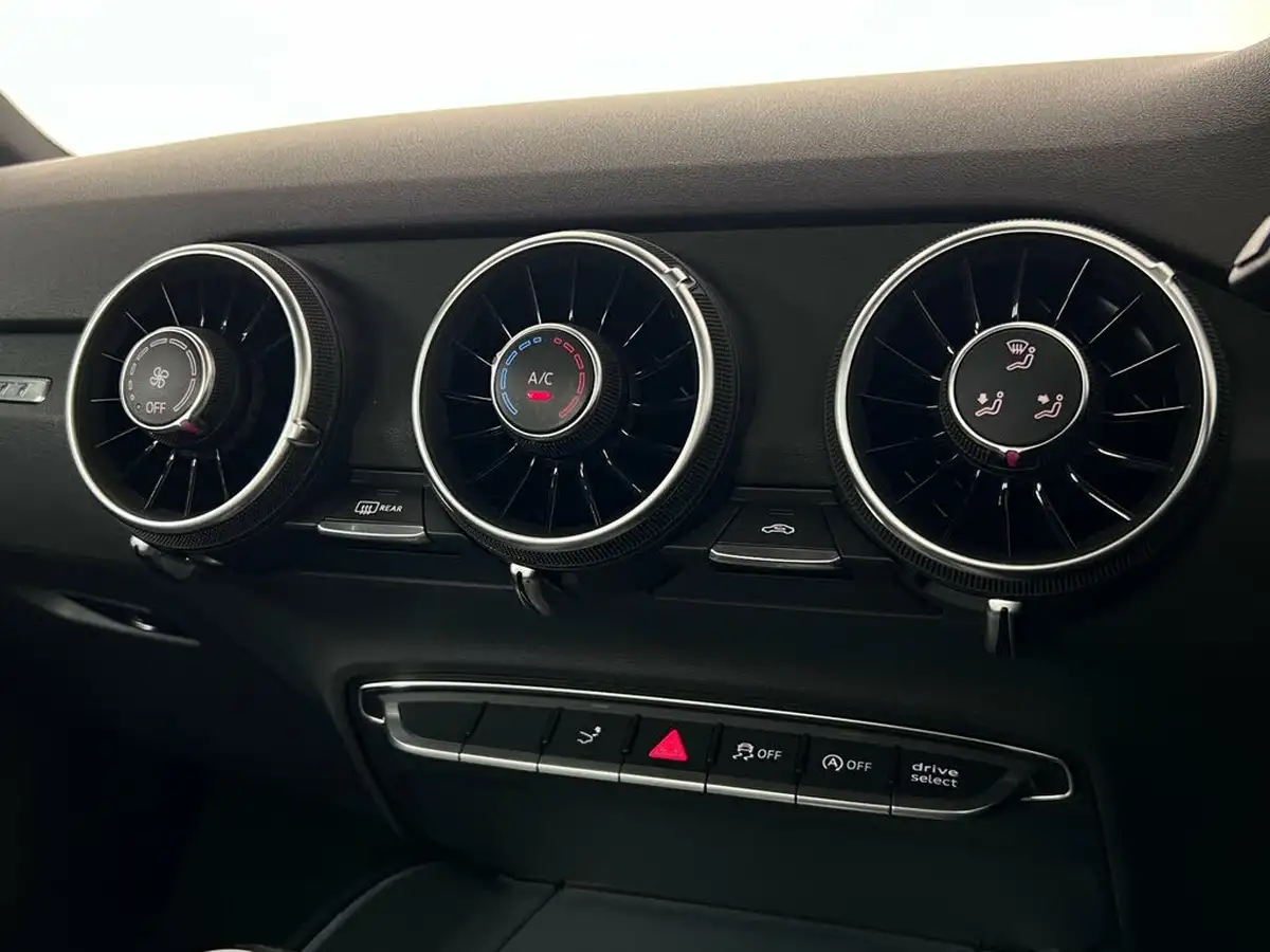 2016-audi-tt-coupe-20-tfsi-s-line-big-25