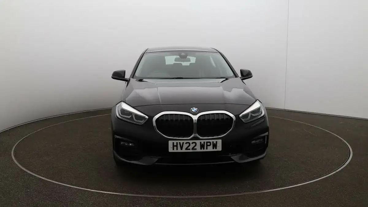 2022-bmw-1-series-20td-118d-sport-big-32