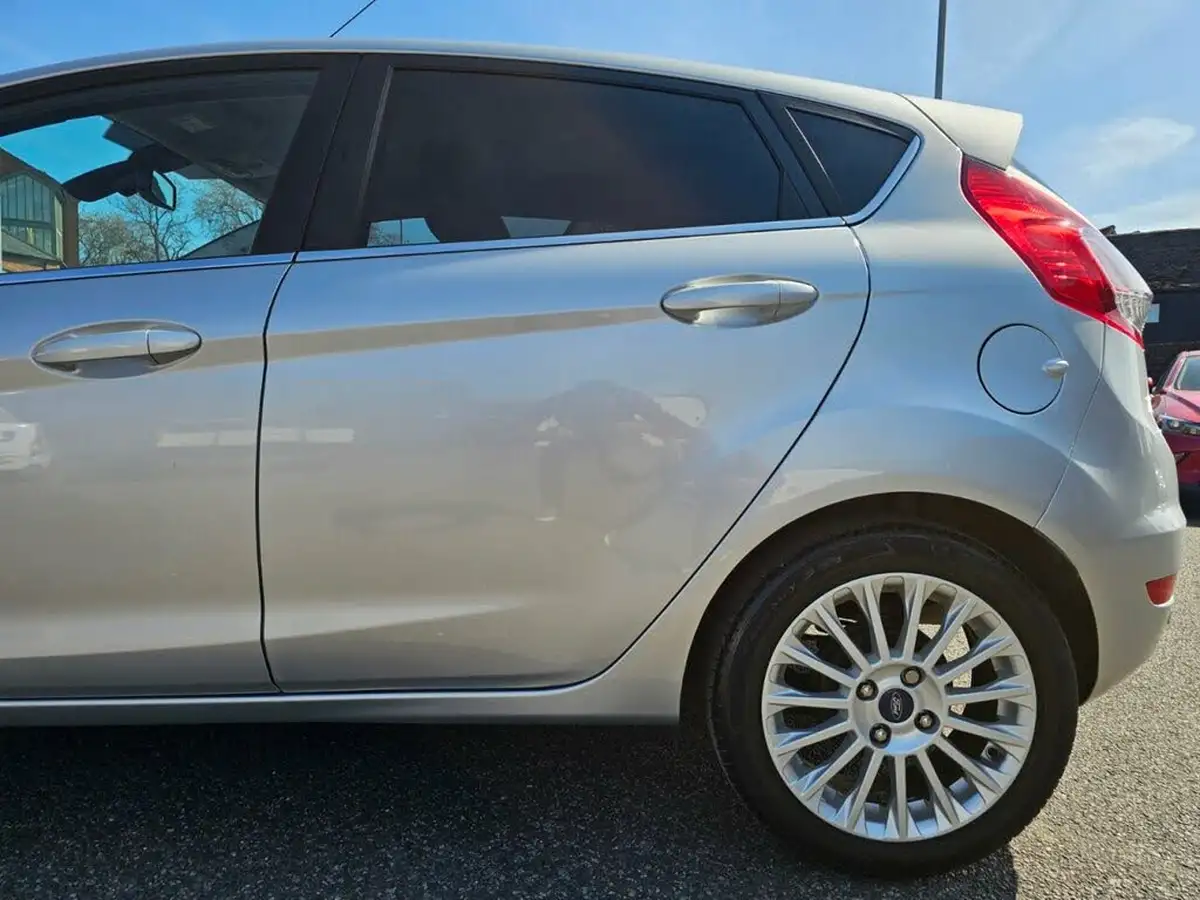 2013-ford-fiesta-10-titanium-100ps-ecoboost-ss-5d-big-35