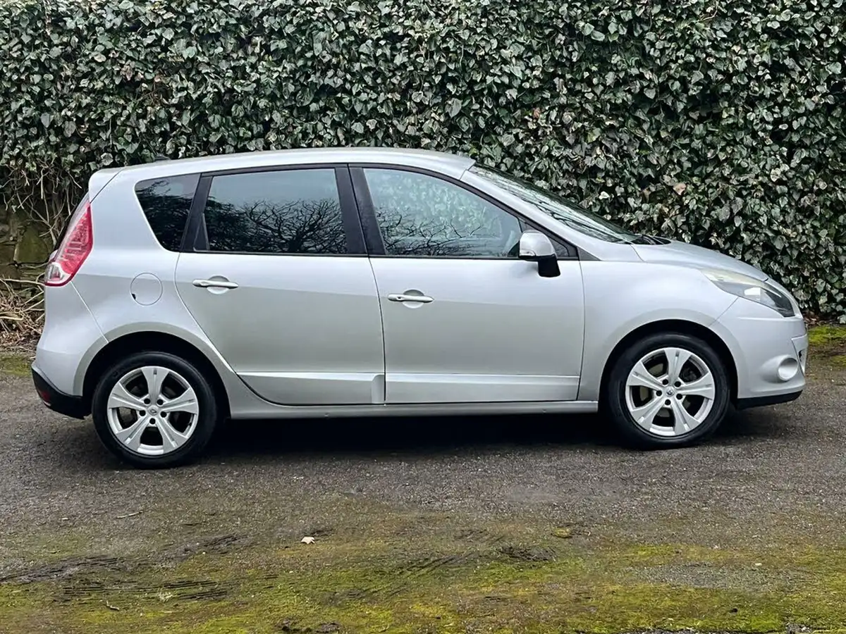 2011-renault-scenic-16-dynamique-tom-tom-big-59