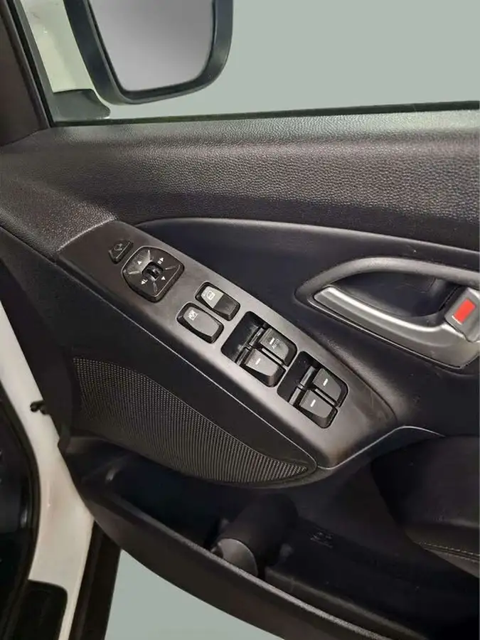 2015-hyundai-ix35-20td-premium-panorama-auto-big-16