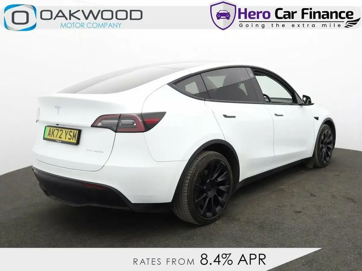 2022-tesla-model-y-e-long-range-big-5