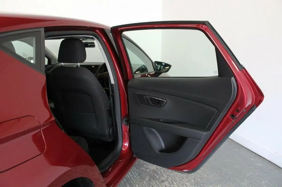 2013-seat-leon-16tdi-se-tech-pack-cr-105ps-hatchback-5d-big-16