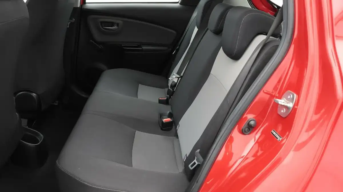 2020-toyota-yaris-10-vvt-i-icon-big-16