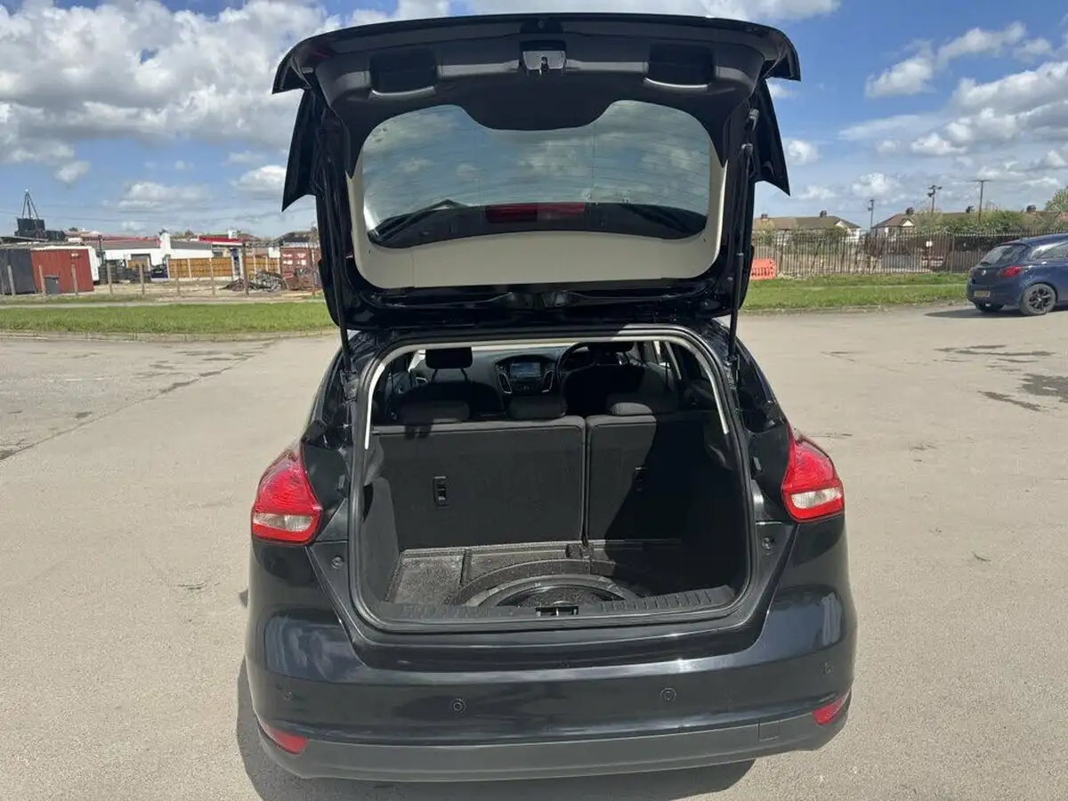 2018-ford-focus-10t-titanium-125ps-hatchback-big-16