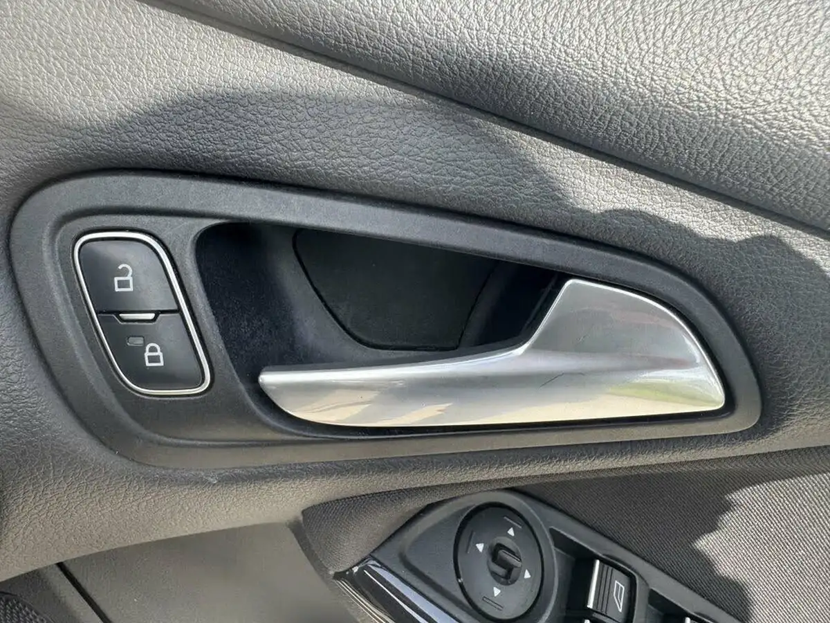 2018-ford-focus-10t-titanium-125ps-hatchback-big-35