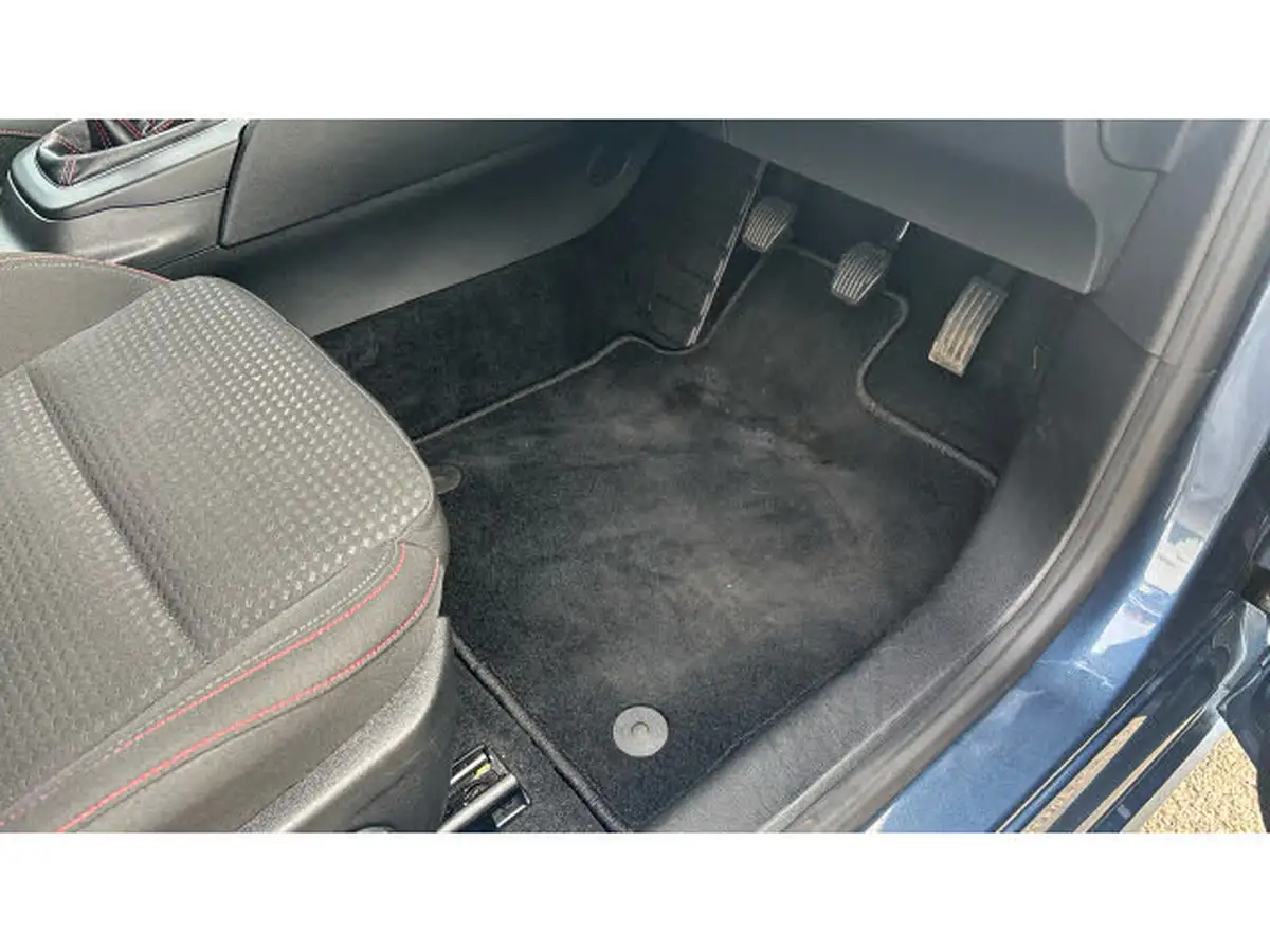2023-ford-focus-10t-st-line-125ps-hatchback-big-43
