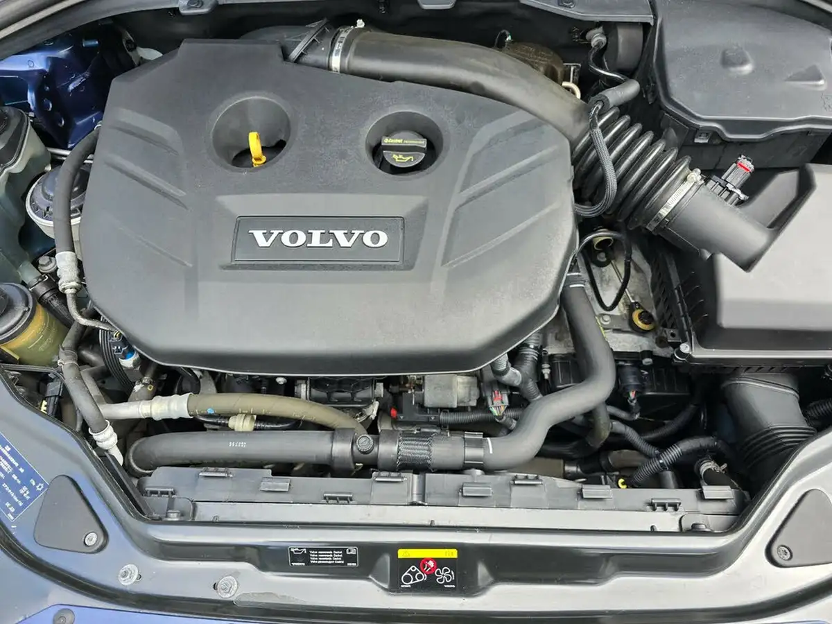 2010-volvo-xc60-20-t5-se-big-67