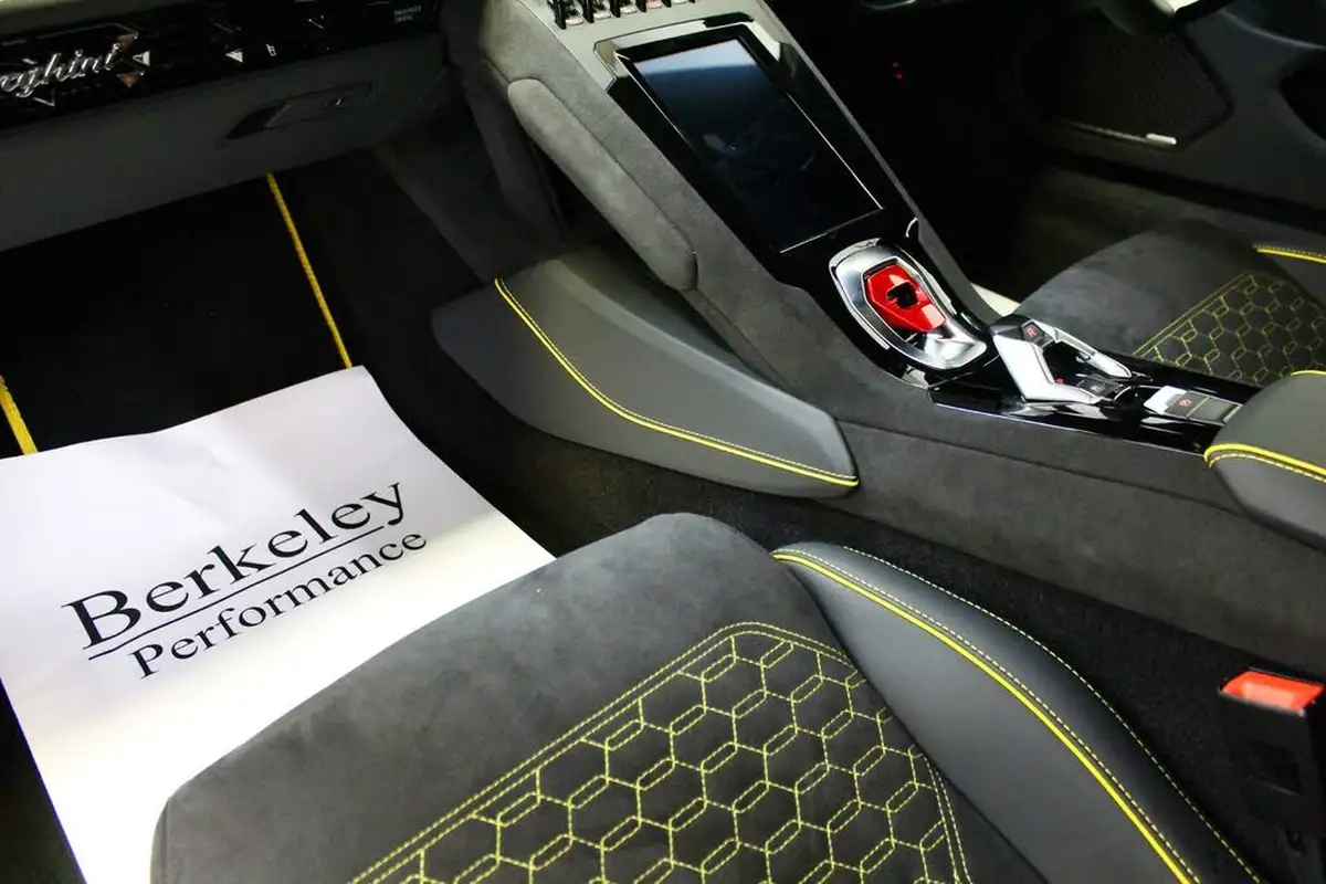 2023-lamborghini-huracan-52-tecnica-big-22