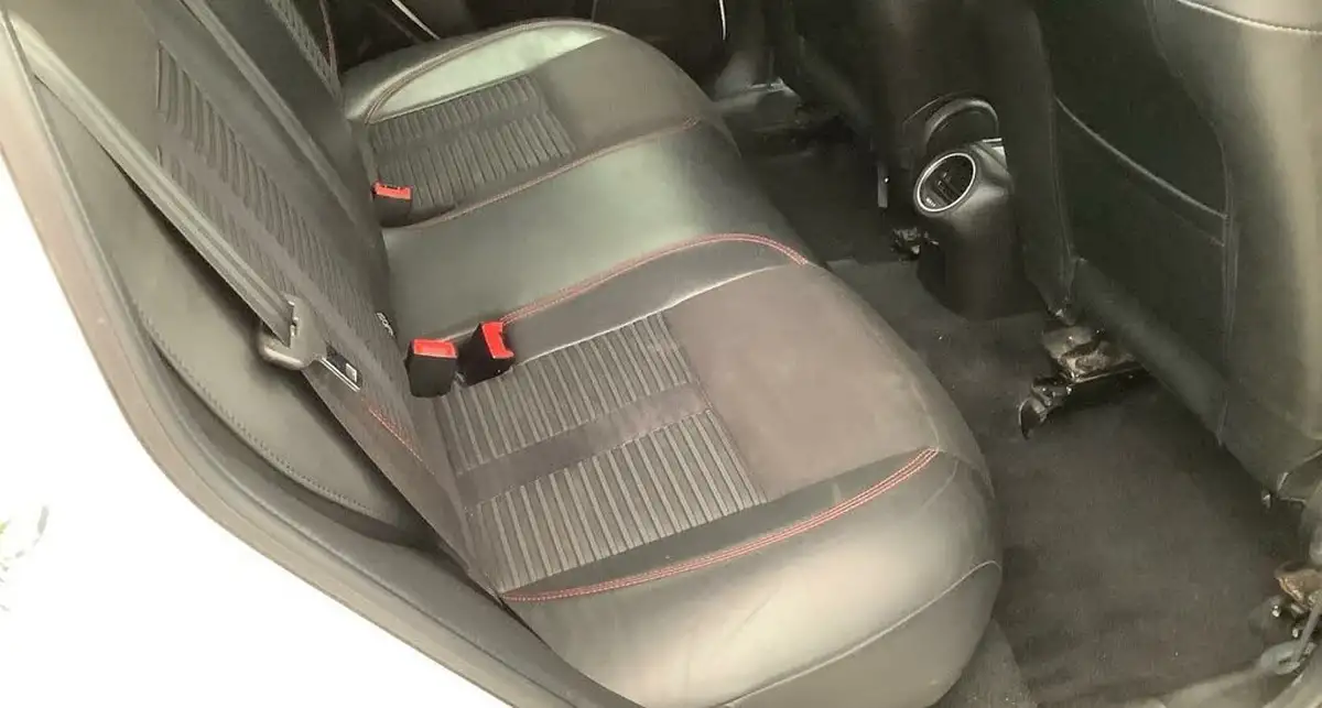 2012-alfa-romeo-giulietta-20td-veloce-170bhp-tct-big-5