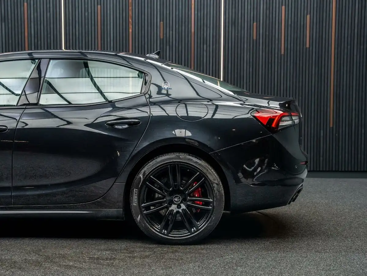 2021-maserati-ghibli-20-big-14