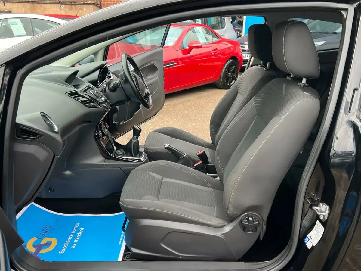 2016-ford-fiesta-125-zetec-3d-big-3