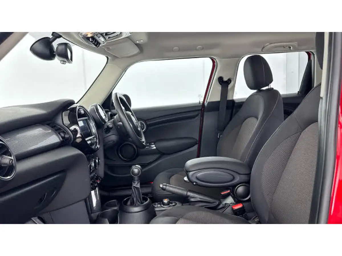 2020-mini-countryman-15-cooper-classic-big-35