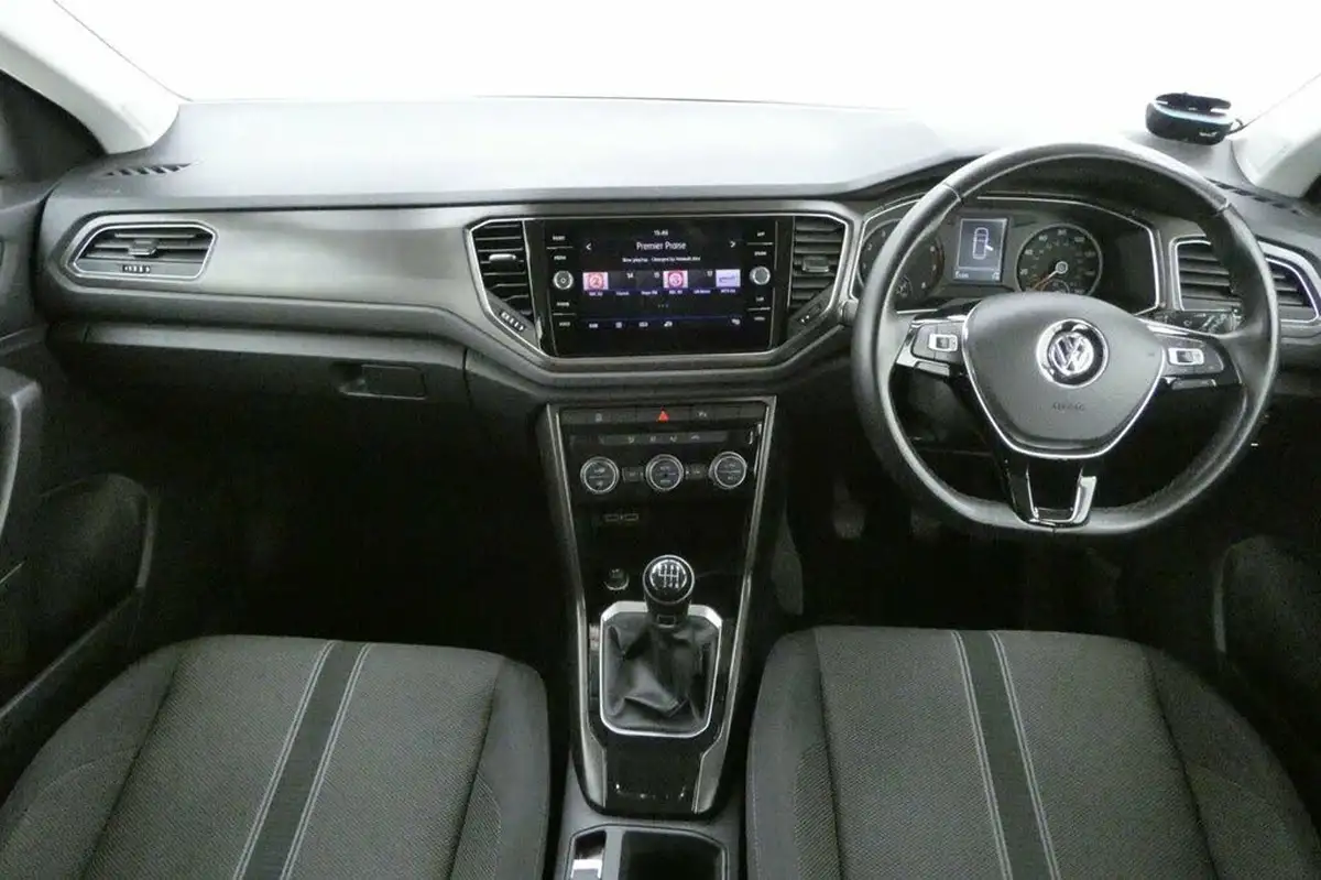 2019-volkswagen-t-roc-10-tsi-se-big-15