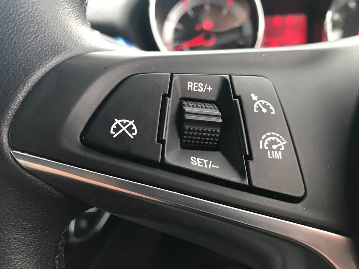 2016-vauxhall-adam-12i-vvt-16v-energised-big-19