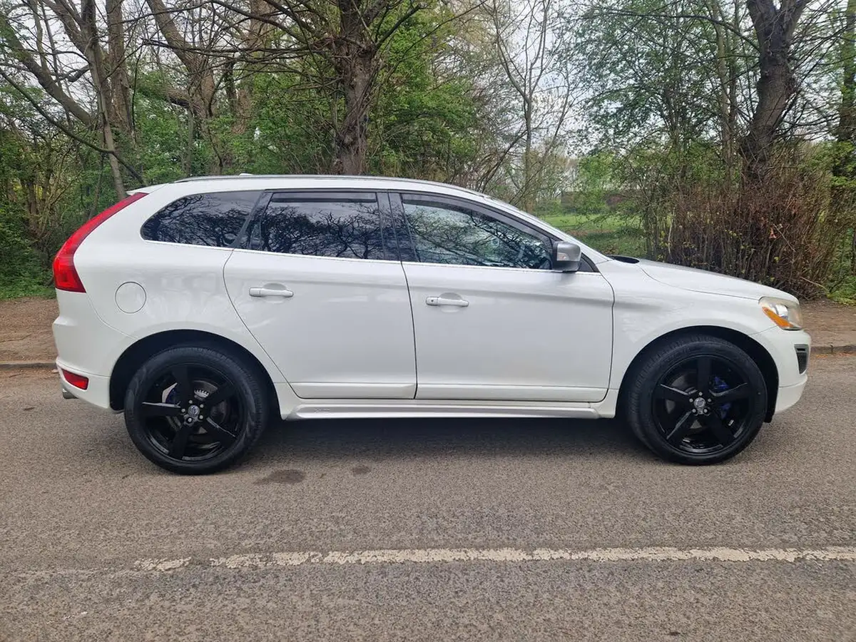 2013-volvo-xc60-24td-d4-r-design-163bhp-nav-geartronic-big-3