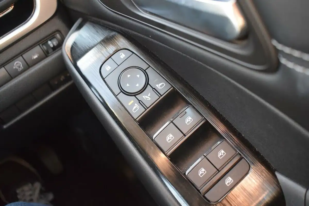 2021-nissan-qashqai-13-dig-t-n-connecta-140ps-big-30