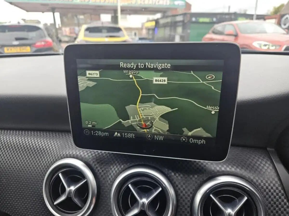 2017-mercedes-benz-a-class-15d-a180d-sport-executivess-big-24