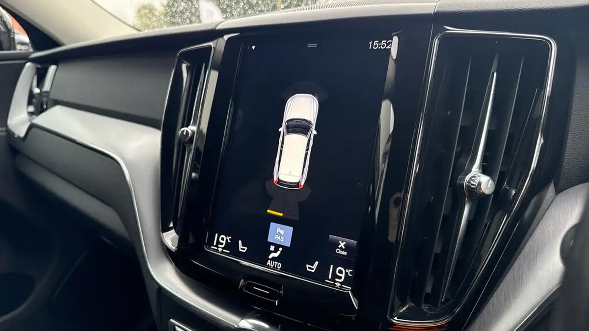 2019-volvo-xc60-20-t5-momentum-awd-big-27