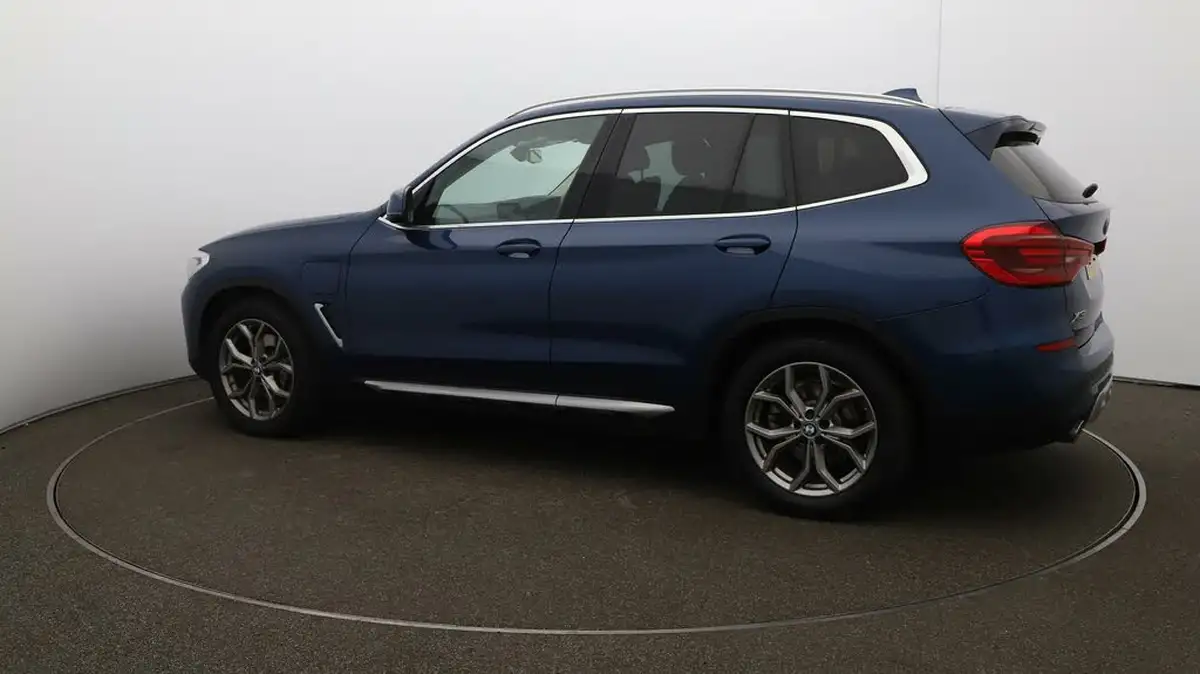 2021-bmw-x3-20-xdrive-30e-xline-big-40