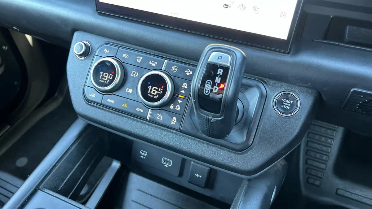 2022-land-rover-110-defender-20-p400e-x-dynamic-hse-big-12