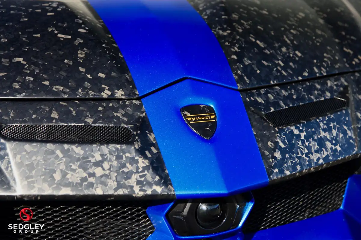 2022-lamborghini-urus-40-no-trim-big-10