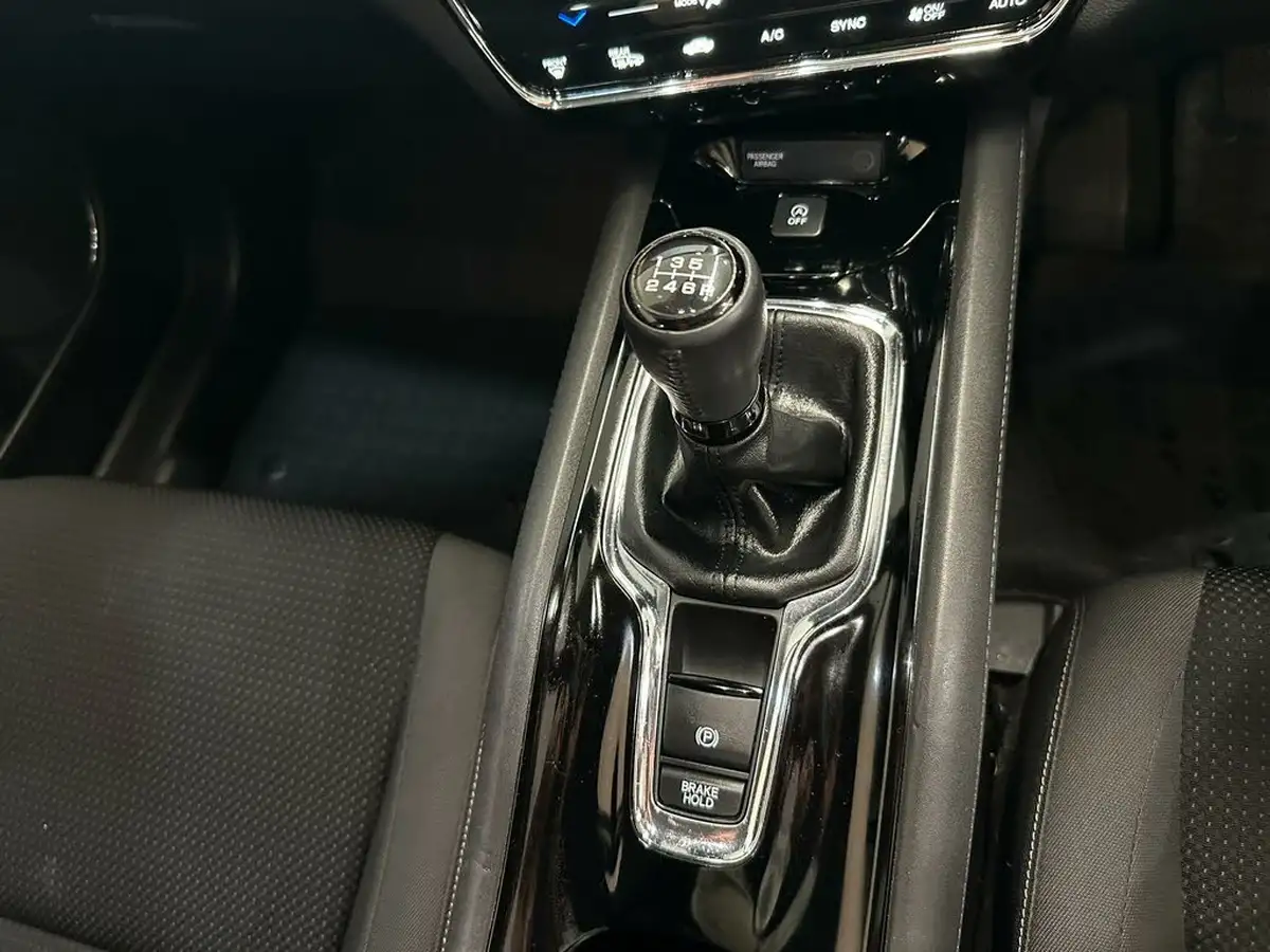2019-honda-hr-v-15-i-vtec-se-big-6