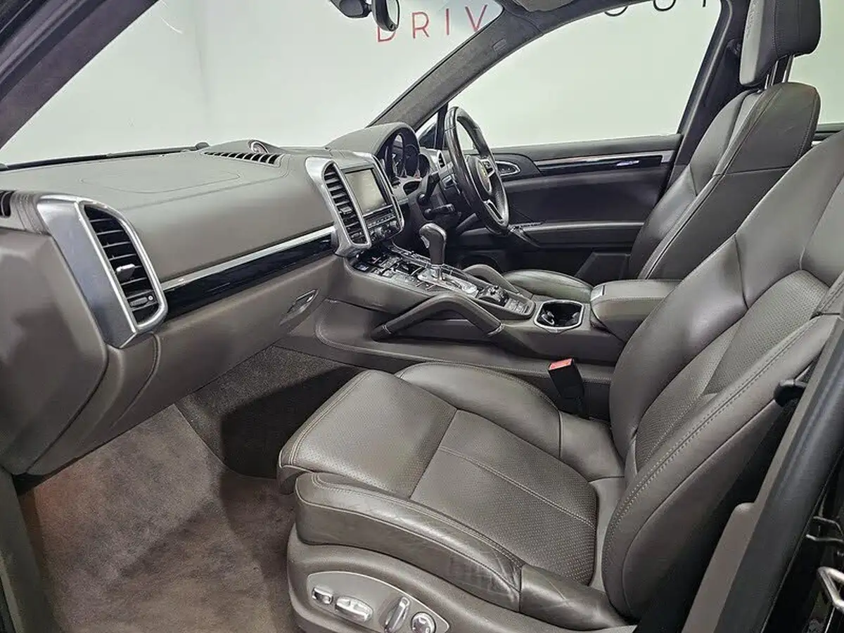 2015-porsche-cayenne-36-gts-big-5