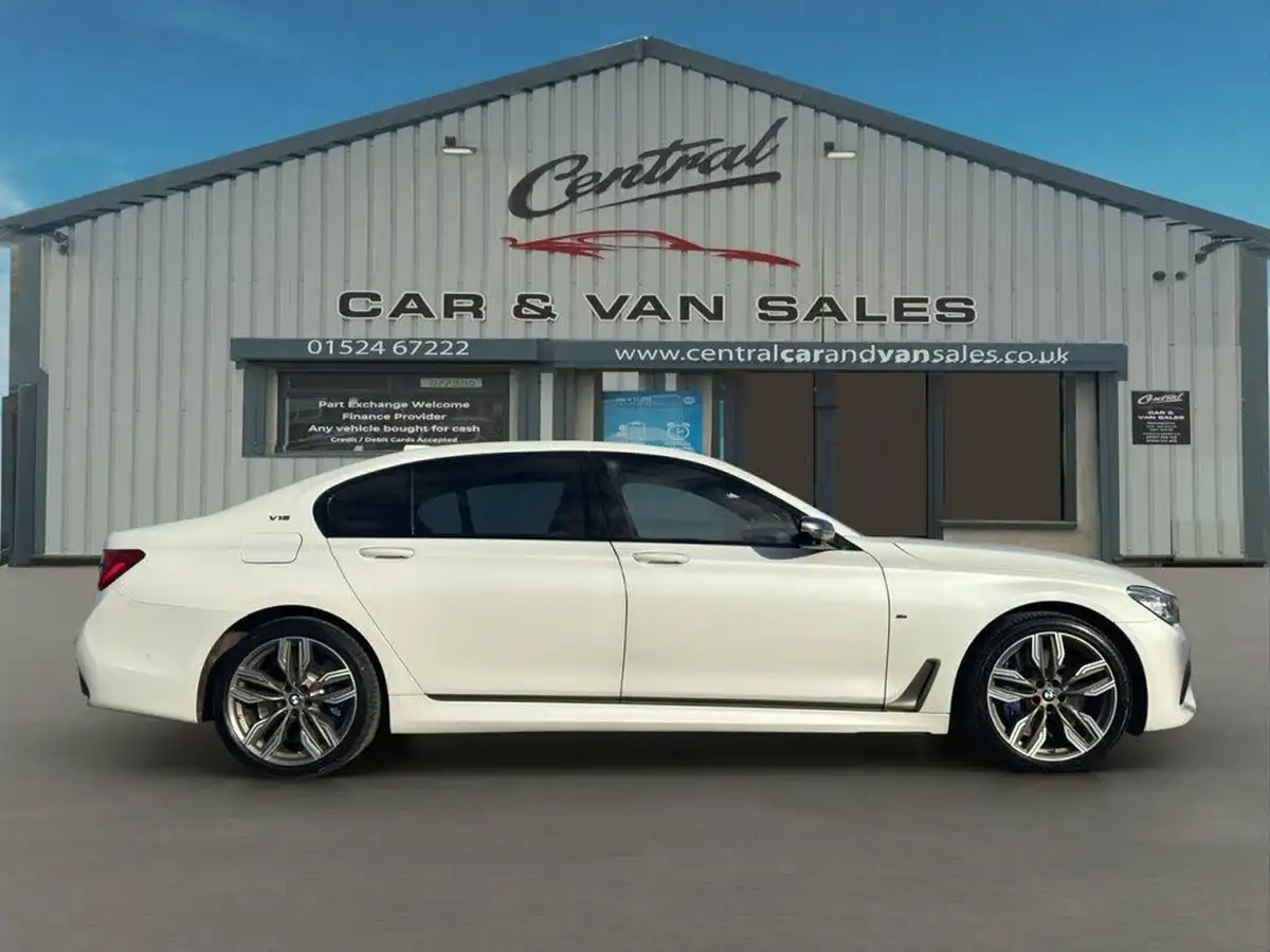 2018-bmw-7-series-66-m760li-big-3
