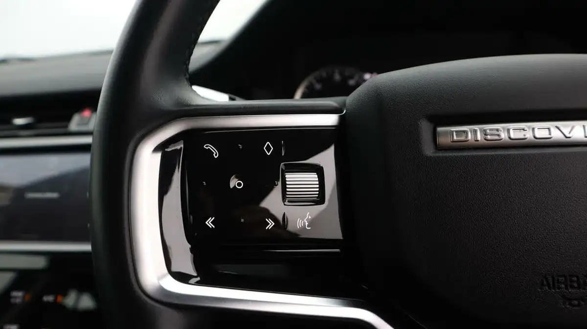 2021-land-rover-discovery-sport-20-d165-s-big-26
