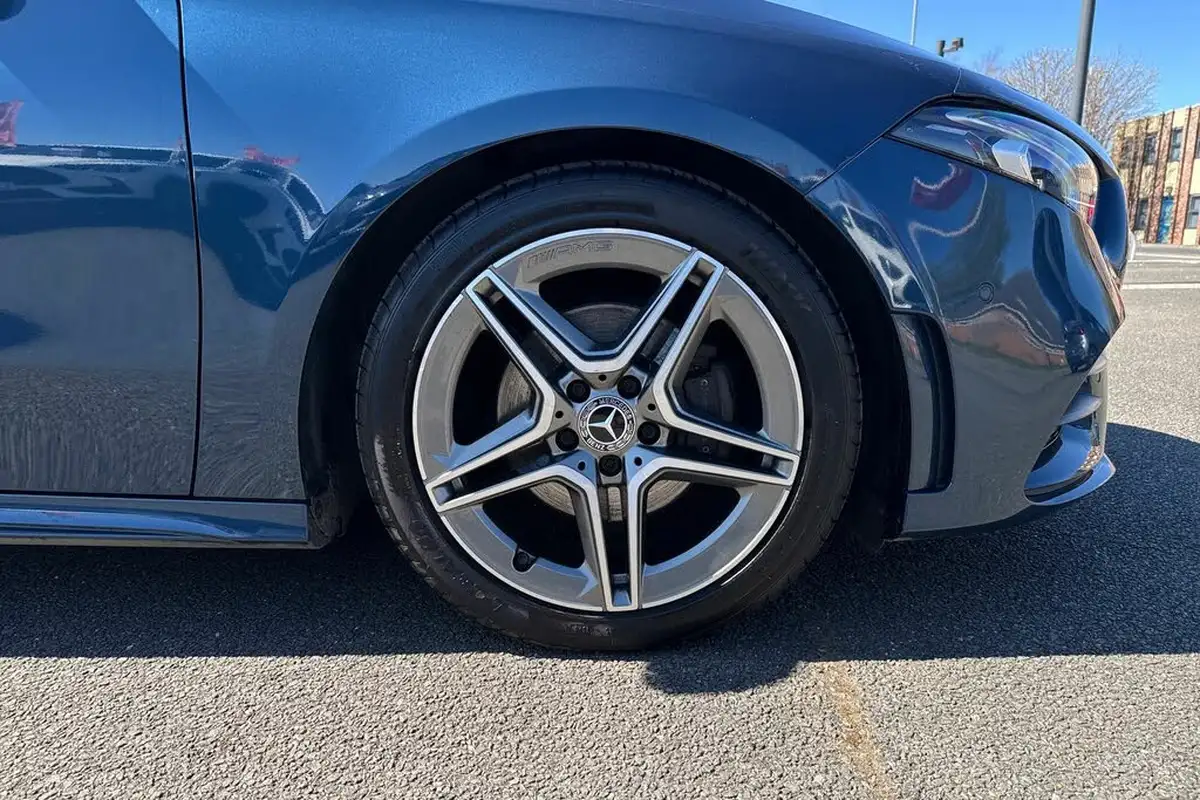 2019-mercedes-benz-a-class-20d-a200d-amg-line-premium-hatchback-5d-big-14