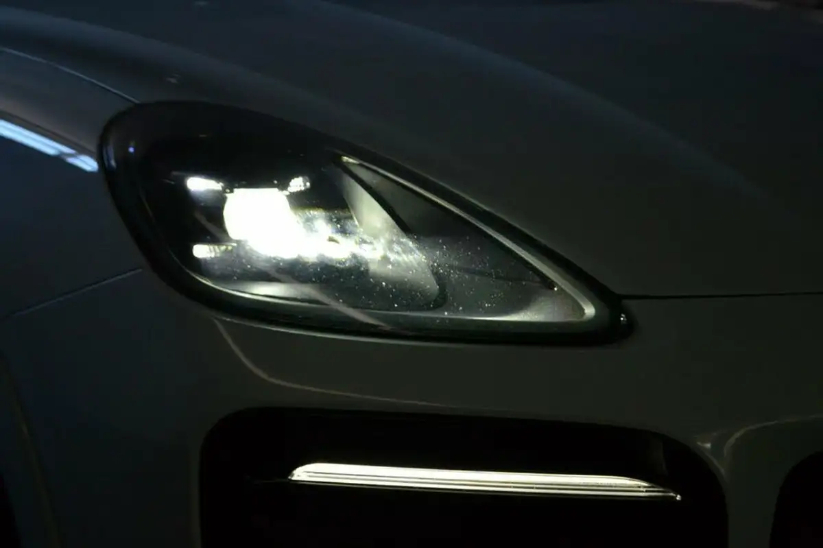2020-porsche-cayenne-30-v6-s-big-53