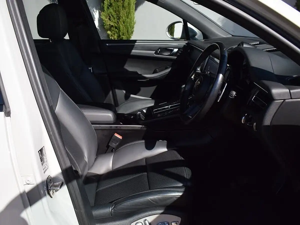 2022-porsche-macan-20-big-16